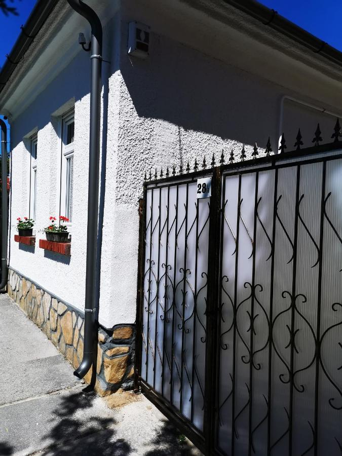 Lehel Apartman Кестхей Экстерьер фото